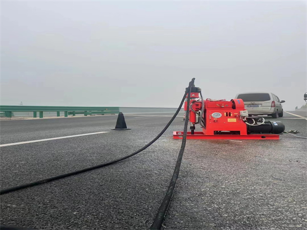 离石马路路基路面开裂下沉注浆加固灌浆